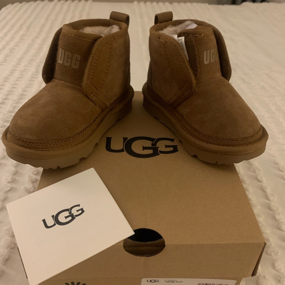 Toddler 7 Unisex UGG boots Neumel Ez-Fit / Chestnut (never taken out of the box)